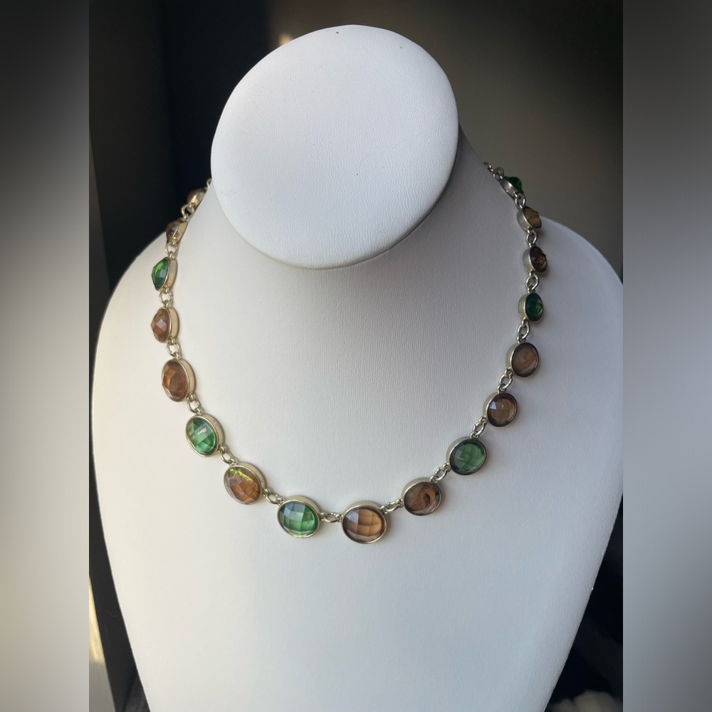 Pretty yellow metal, two tone stones. Costume Jewelry.